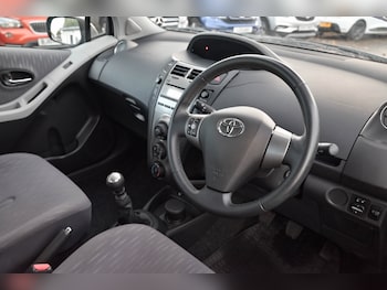 Used Toyota Yaris 2009 for sale - 76426851: Photo