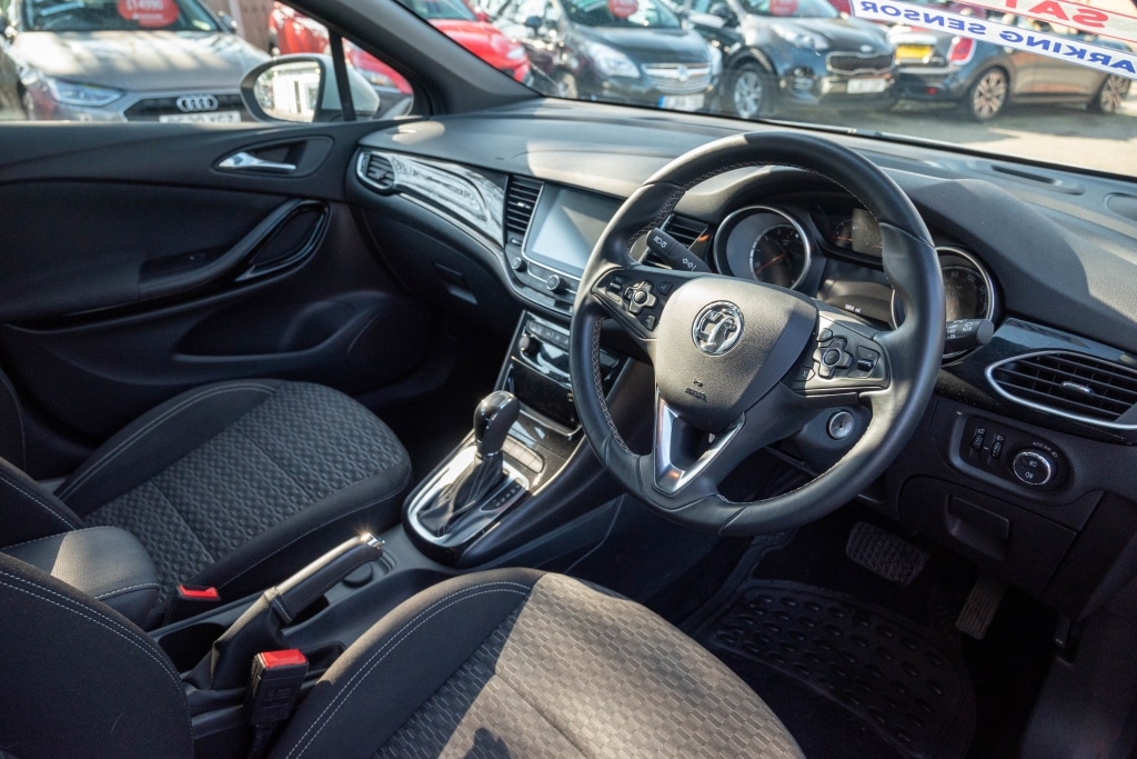 Used Vauxhall Astra 2017 for sale - 77745230: Photo 2