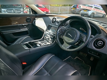 Used Jaguar XJ 2014 for sale - 75762080: Photo