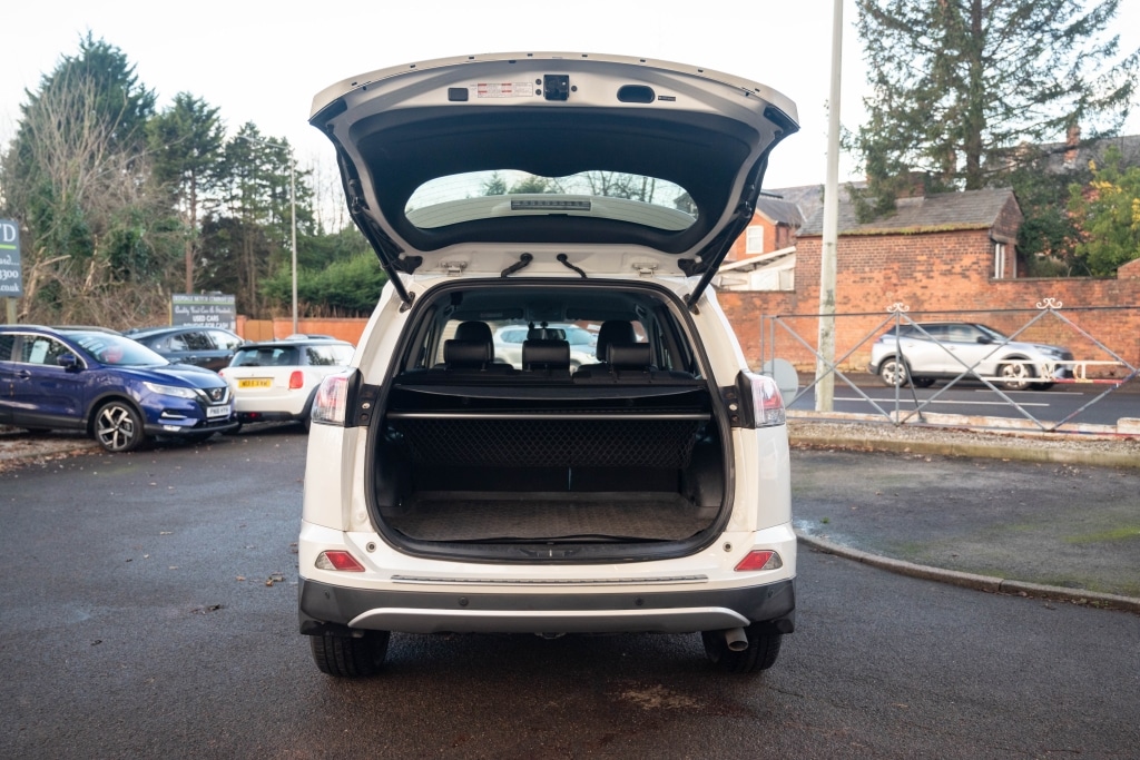 Used Toyota RAV4 2016 for sale - 77115213: Photo 17