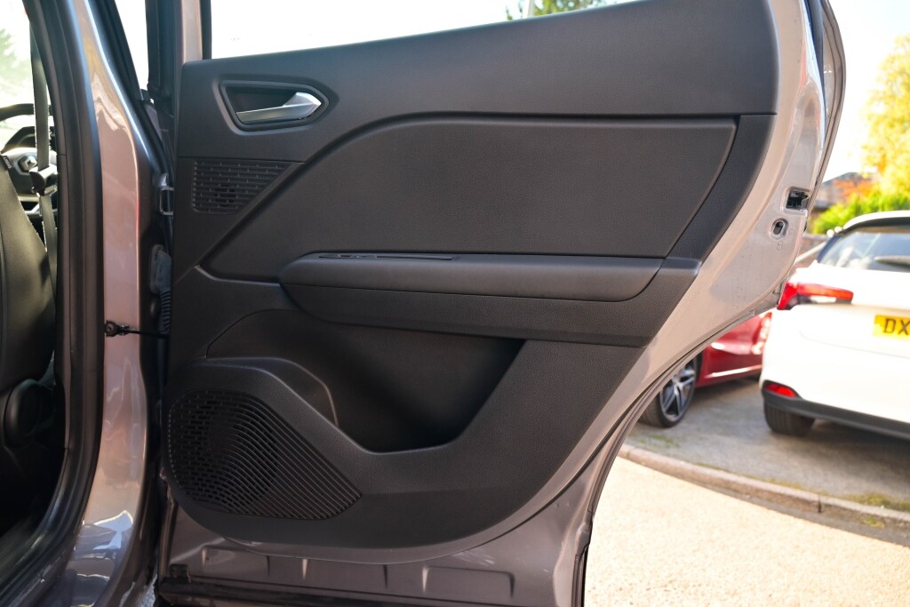 Used Renault Captur 2020 for sale - 76070555: Photo 13