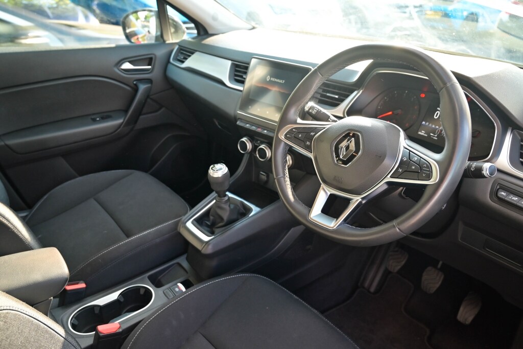 Used Renault Captur 2020 for sale - 76070555: Photo 2