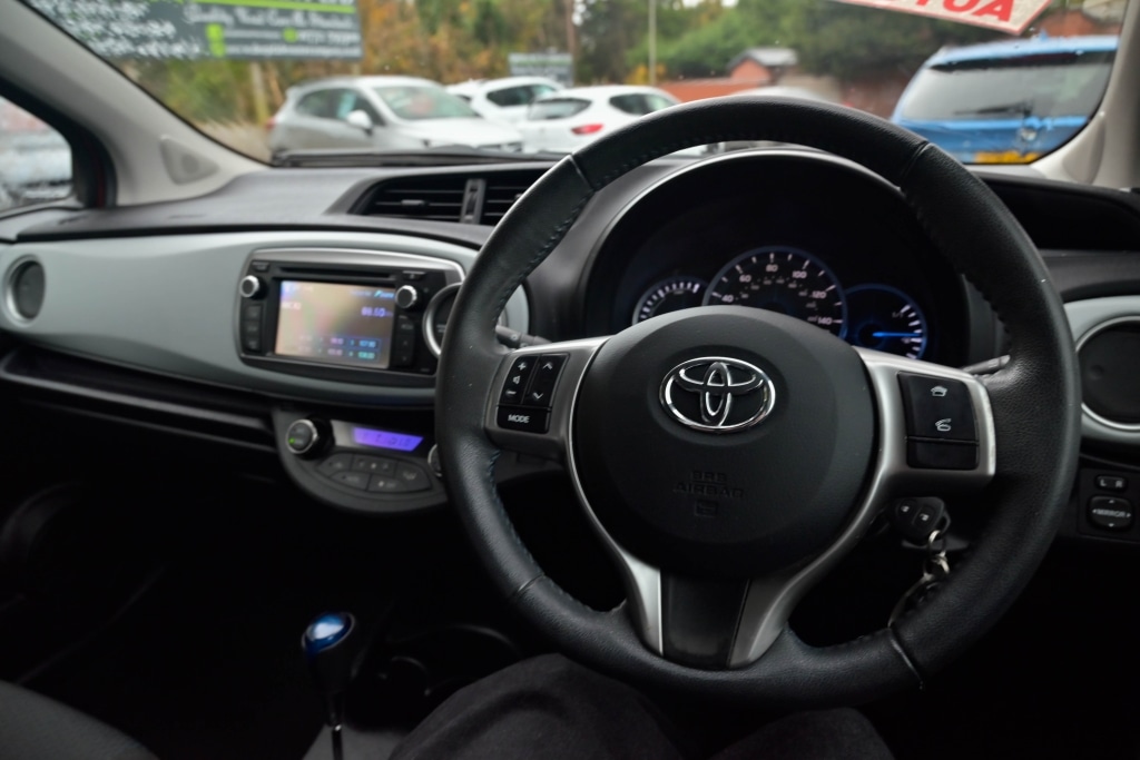 Used Toyota Yaris 2013 for sale - 76465492: Photo 22