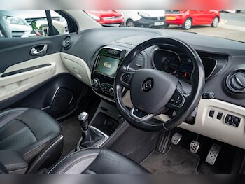 Used Renault Captur 2018 for sale - 78952304: Photo
