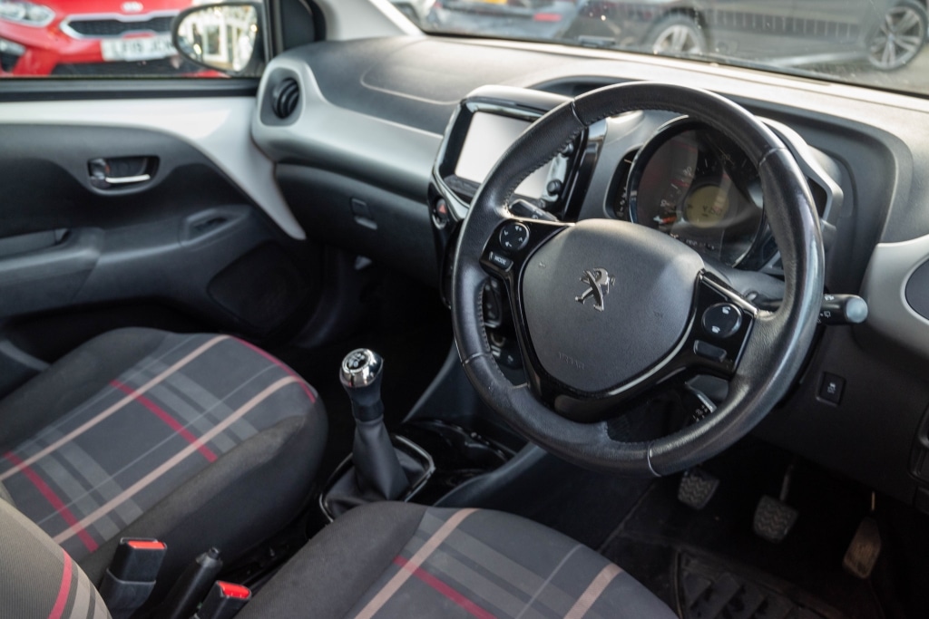 Used Peugeot 108 2016 for sale - 77777427: Photo 2