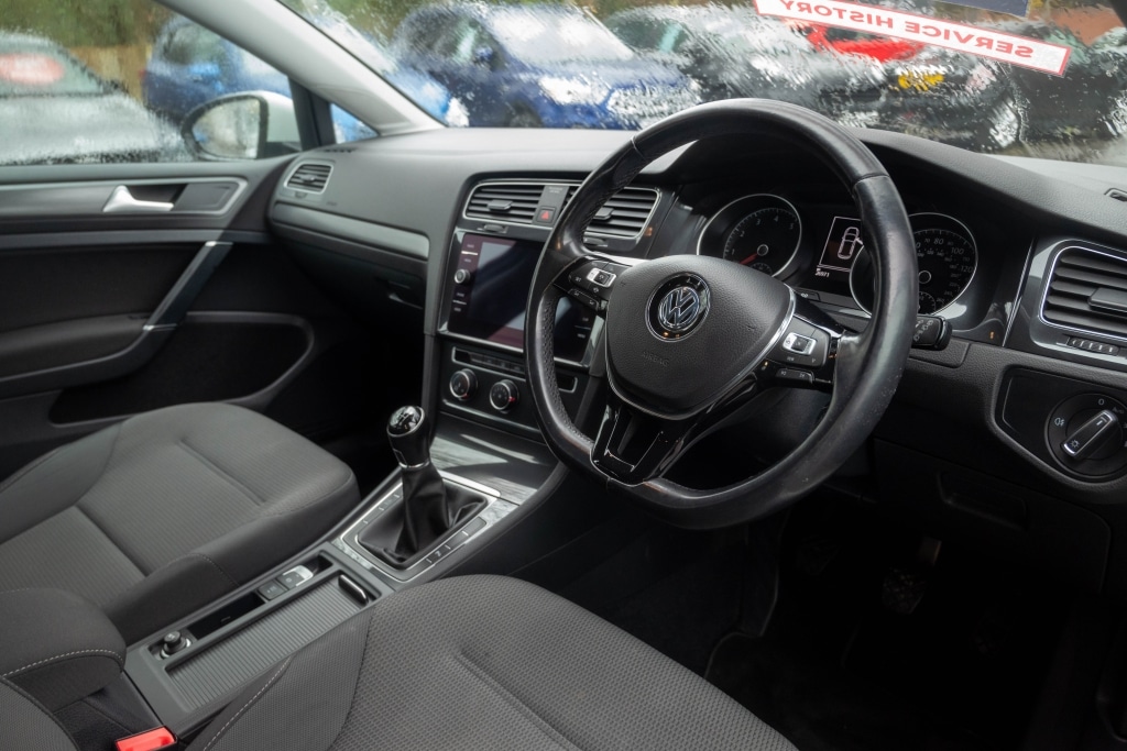 Used Volkswagen Golf 2018 for sale - 77998815: Photo 2