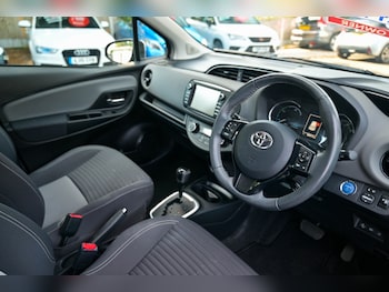 Used Toyota Yaris 2019 for sale - 75925647: Photo