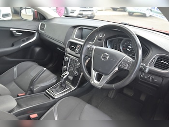 Used Volvo V40 2017 for sale - 79290488: Photo