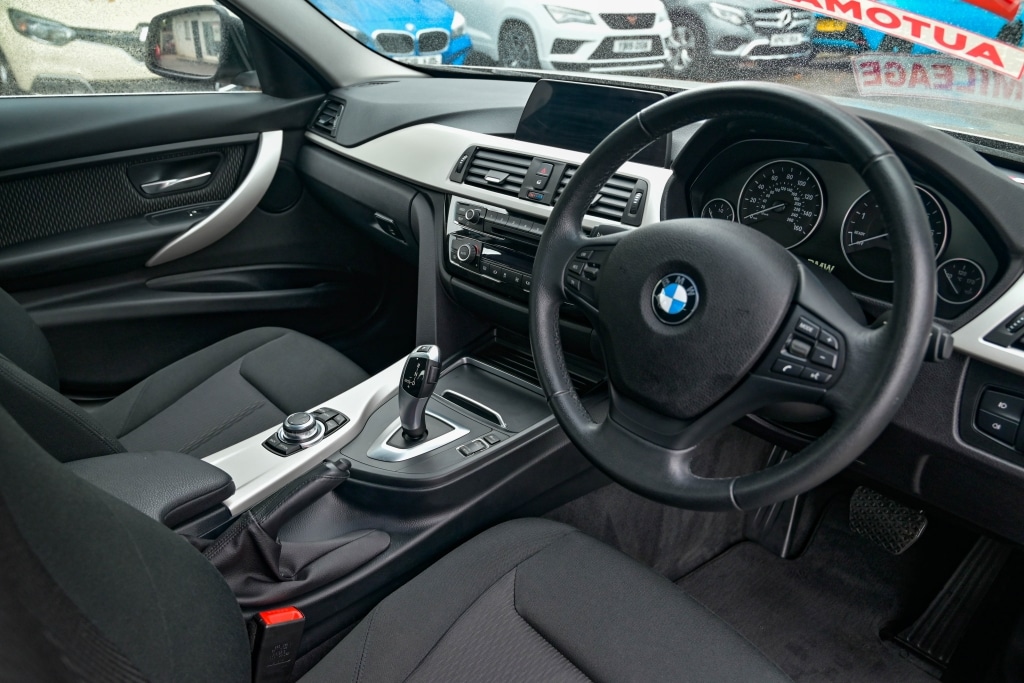 Used BMW 3 Series 2016 for sale - 76037310: Photo 3