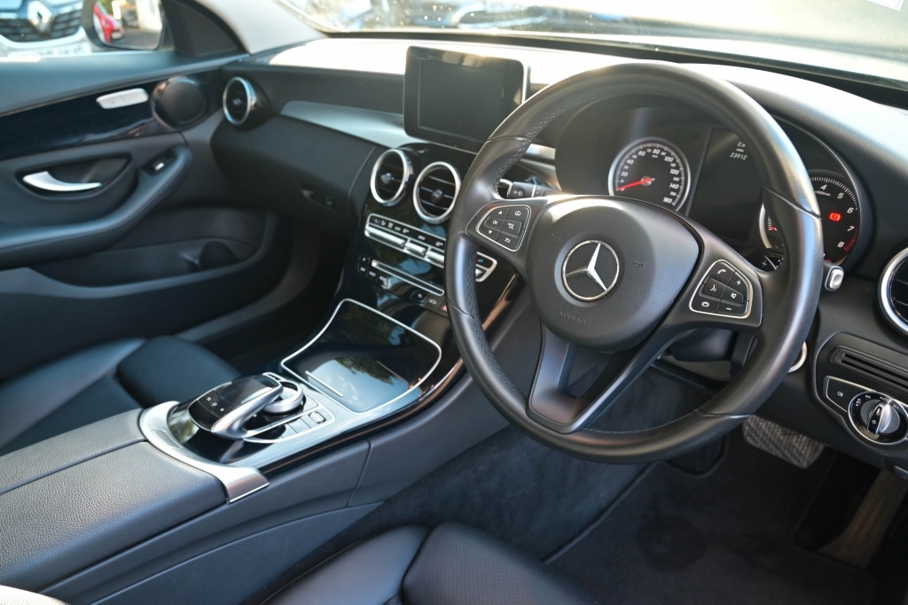 Used Mercedes-Benz C Class 2016 for sale - 76347341: Photo 3