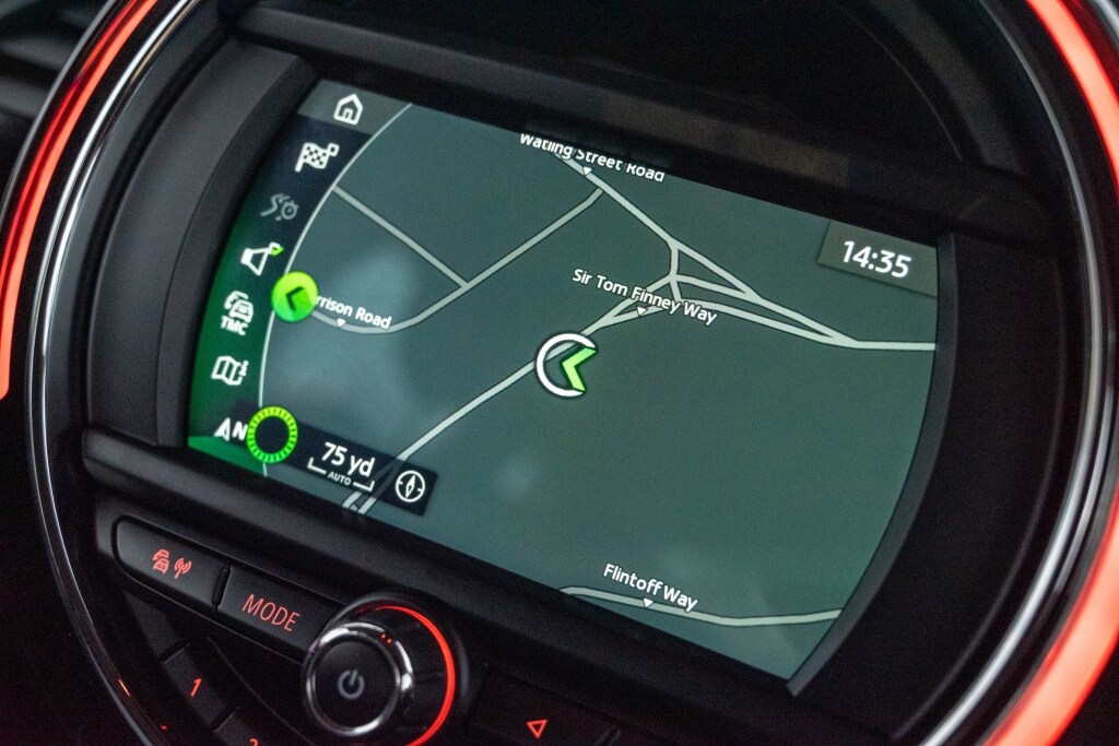 Used MINI Hatch 2019 for sale - 76817470: Photo 2