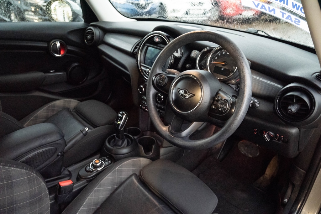 Used MINI Hatch 2019 for sale - 76817470: Photo 4