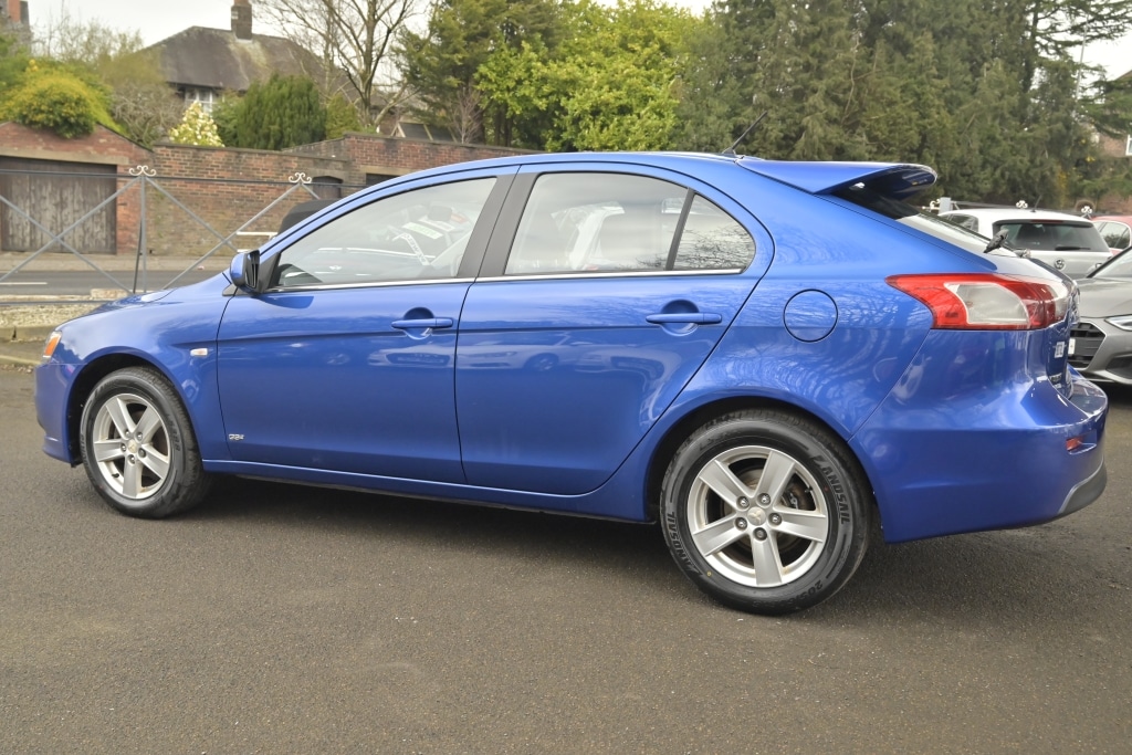 Used Mitsubishi Lancer 2010 for sale - 77652423: Photo 6