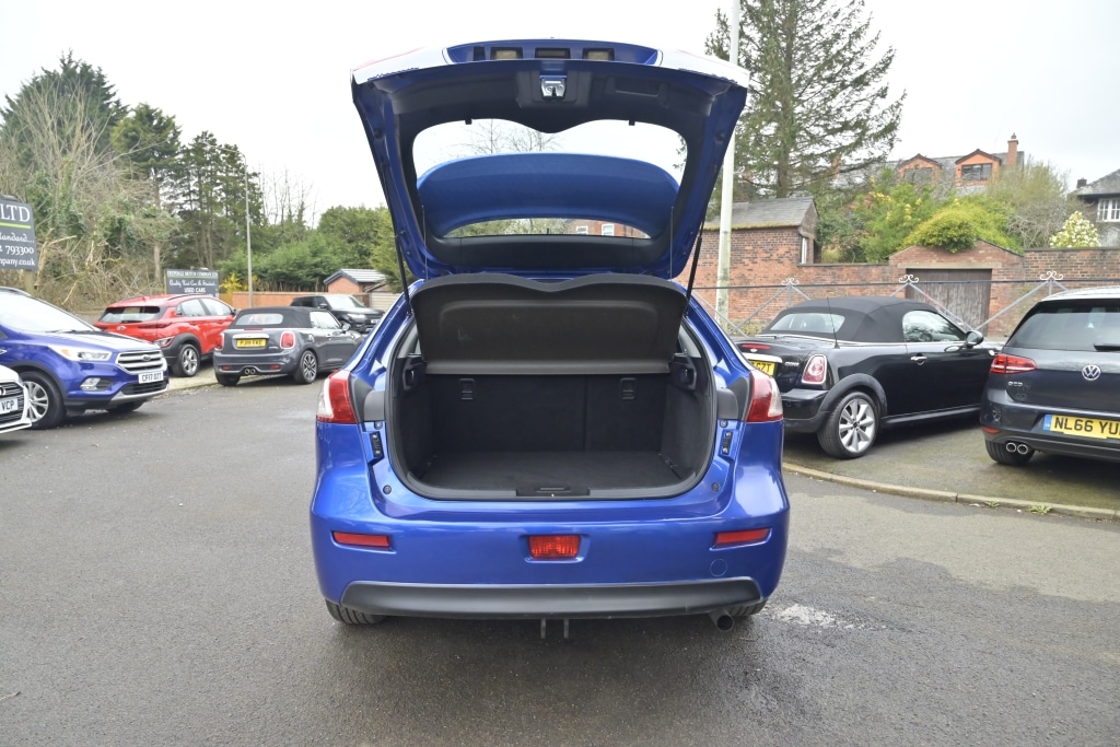 Used Mitsubishi Lancer 2010 for sale - 77652423: Photo 9