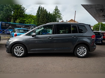 Used Volkswagen Touran 2017 for sale - 79100162: Photo