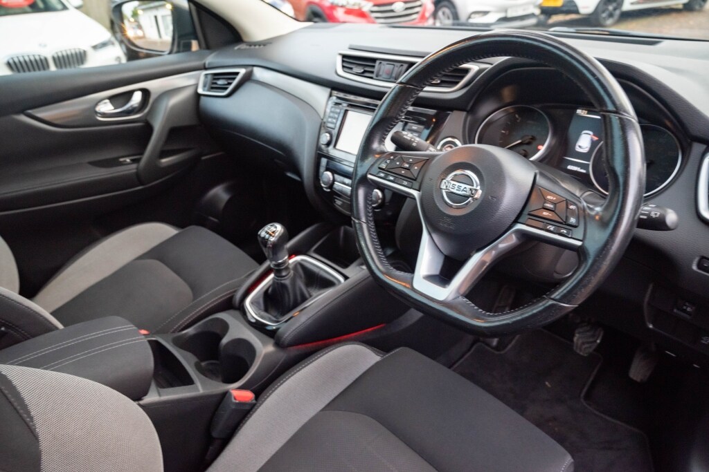 Used Nissan Qashqai 2017 for sale - 76682708: Photo 4