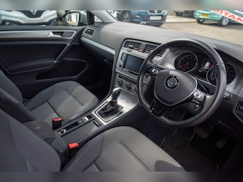 Used Volkswagen Golf 2016 for sale - 78467690: Photo