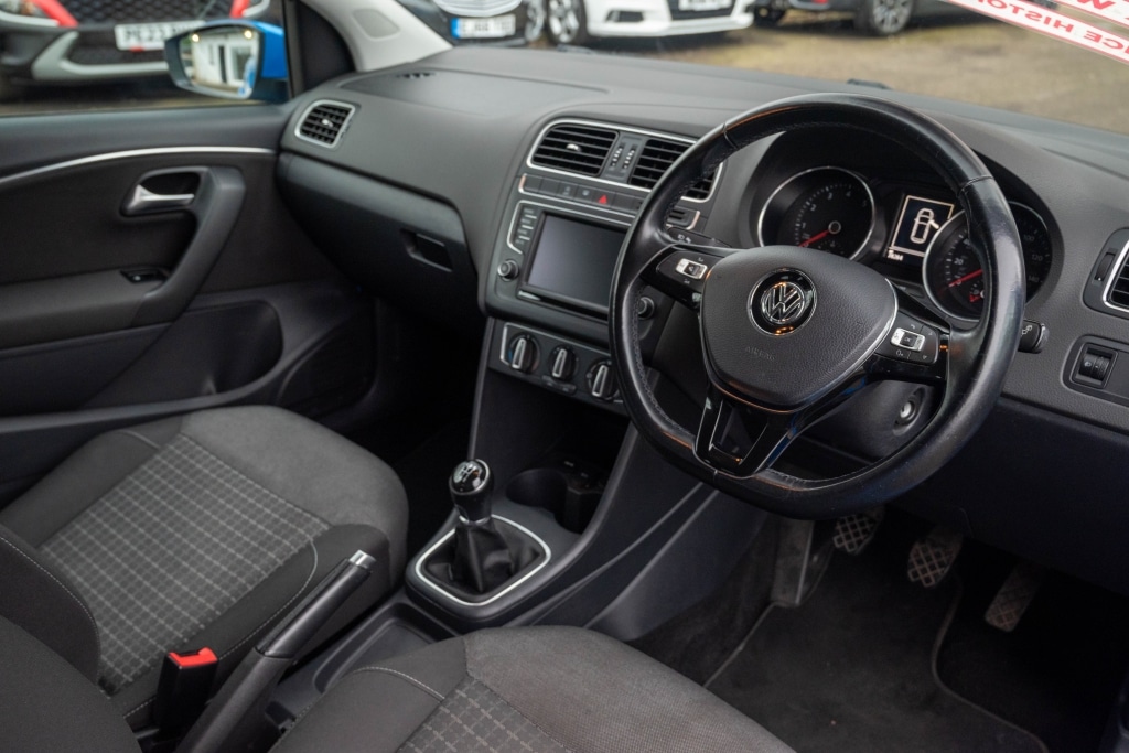 Used Volkswagen Polo 2015 for sale - 77797721: Photo 2