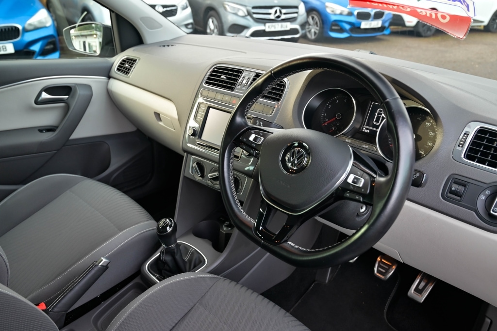 Used Volkswagen Polo 2015 for sale - 76414025: Photo 3