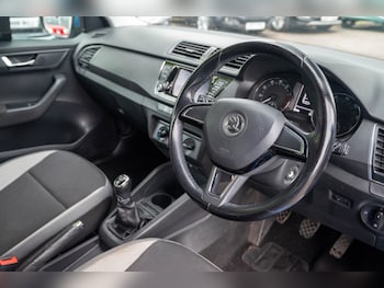 Used Skoda Fabia 2015 for sale - 78642214: Photo