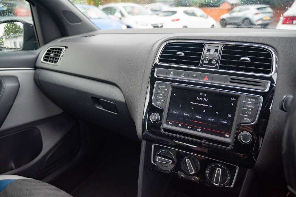 Used Volkswagen Polo 2015 for sale - 76578441: Photo 25