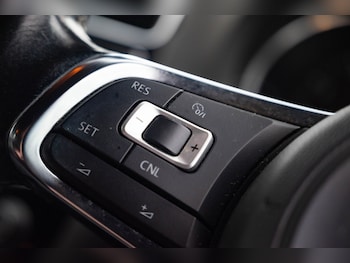 Used Volkswagen Polo 2015 for sale - 76578441: Photo