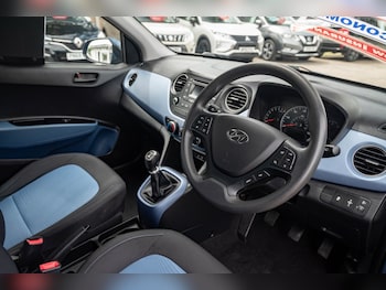Used Hyundai i10 2015 for sale - 79037797: Photo