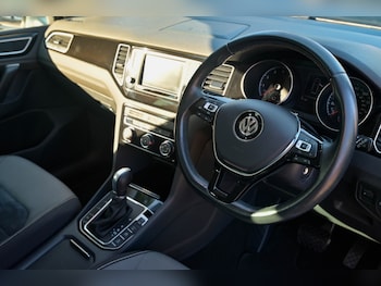 Used Volkswagen Golf SV 2016 for sale - 76007352: Photo