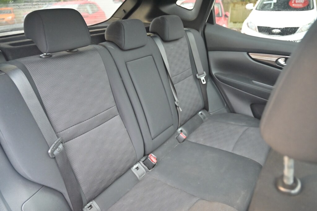 Used Nissan Qashqai 2015 for sale - 77300248: Photo 9