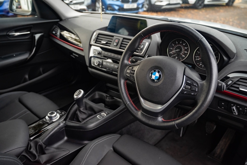 Used BMW 1 Series 2017 for sale - 76548045: Photo 2