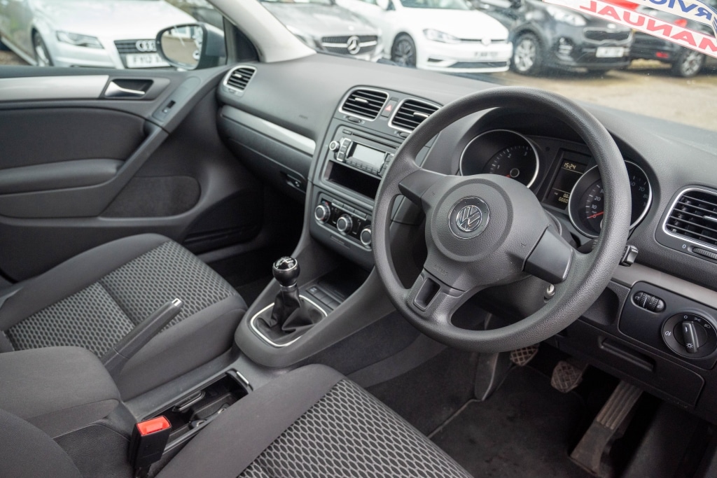 Used Volkswagen Golf 2010 for sale - 78079456: Photo 2