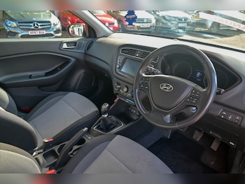 Used Hyundai i20 2018 for sale - 75754963: Photo
