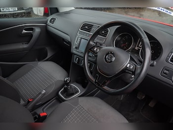 Used Volkswagen Polo 2017 for sale - 76951422: Photo