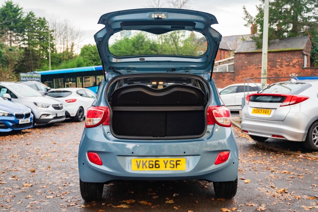 Used Hyundai i10 2016 for sale - 76543133: Photo 16