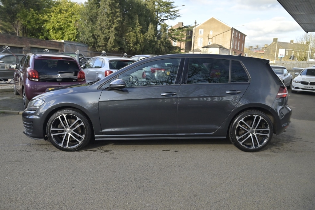 Used Volkswagen Golf 2016 for sale - 77652424: Photo 4