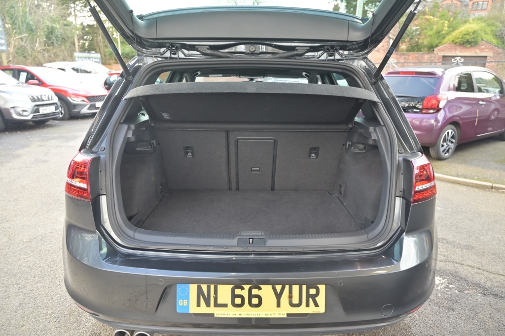 Used Volkswagen Golf 2016 for sale - 77652424: Photo 7