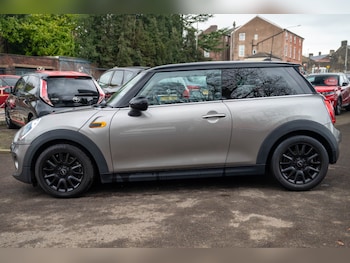 Used MINI Hatch 2017 for sale - 77492315: Photo