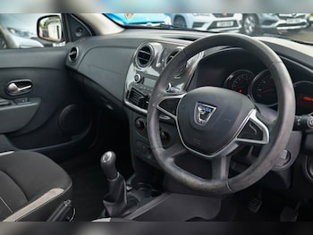 Used Dacia Sandero Stepway 2018 for sale - 75996597: Photo