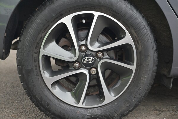 Used Hyundai i10 2017 for sale - 76305754: Photo 10