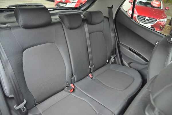 Used Hyundai i10 2017 for sale - 76305754: Photo 14