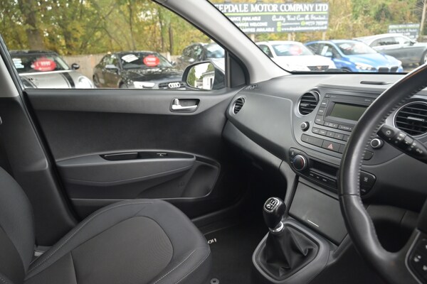 Used Hyundai i10 2017 for sale - 76305754: Photo 16