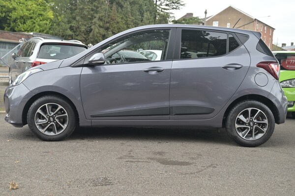Used Hyundai i10 2017 for sale - 76305754: Photo 4