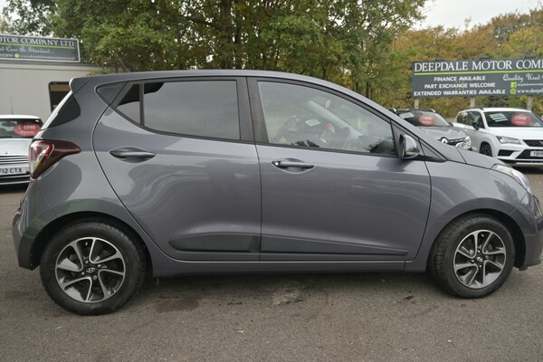 Used Hyundai i10 2017 for sale - 76305754: Photo 9