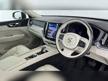 Used Volvo XC60 2021 for sale - 76289989: Photo