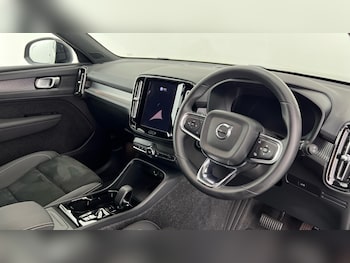 Used Volvo XC40 2025 for sale - 78555556: Photo