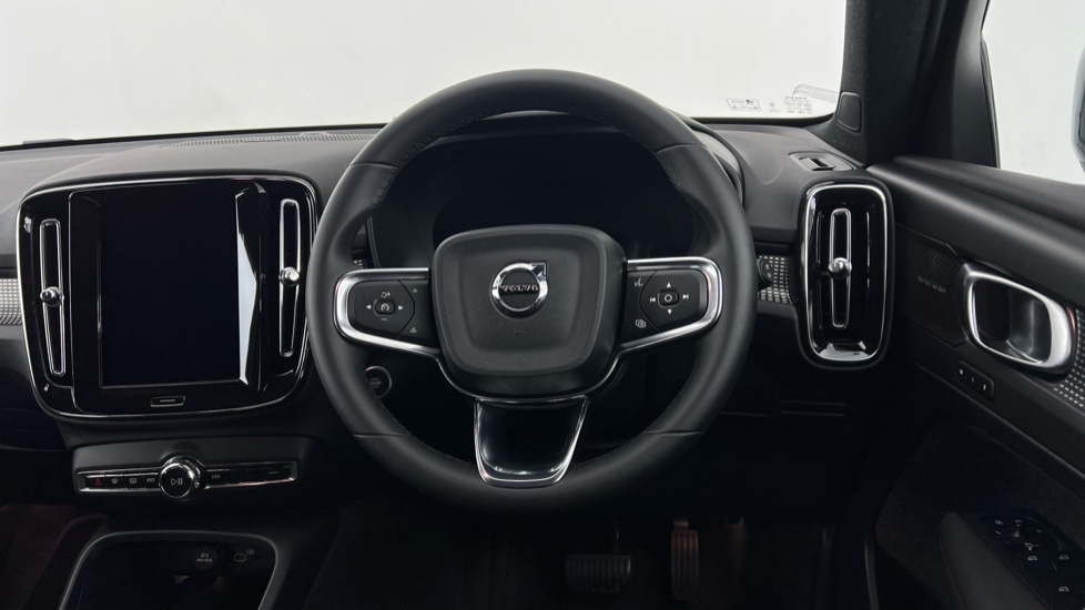 Used Volvo XC40 2024 for sale - 76999514: Photo 10