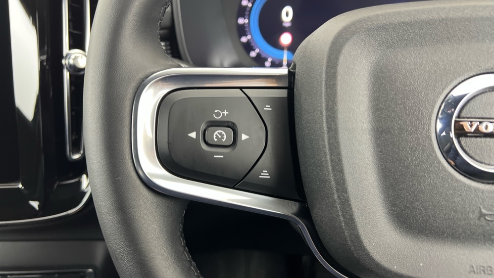 Used Volvo XC40 2024 for sale - 76999514: Photo 21