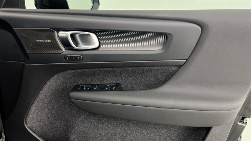 Used Volvo XC40 2024 for sale - 76999514: Photo 29