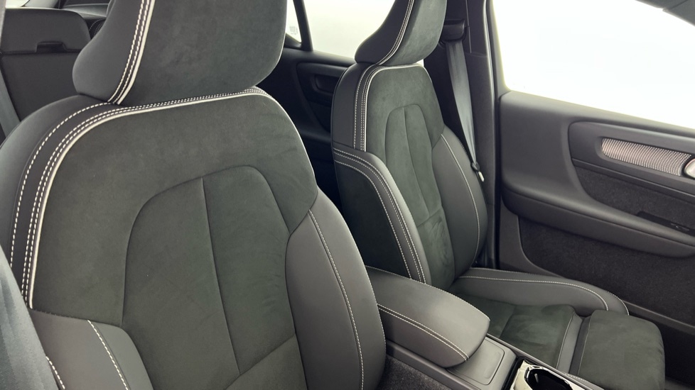 Used Volvo XC40 2024 for sale - 76999514: Photo 38