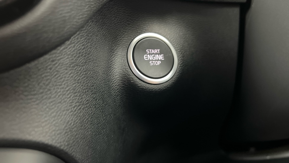 Used Volvo XC40 2024 for sale - 76999514: Photo 50